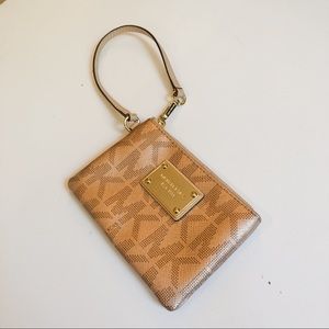 Michael Kors Wristlet in Rose Gold